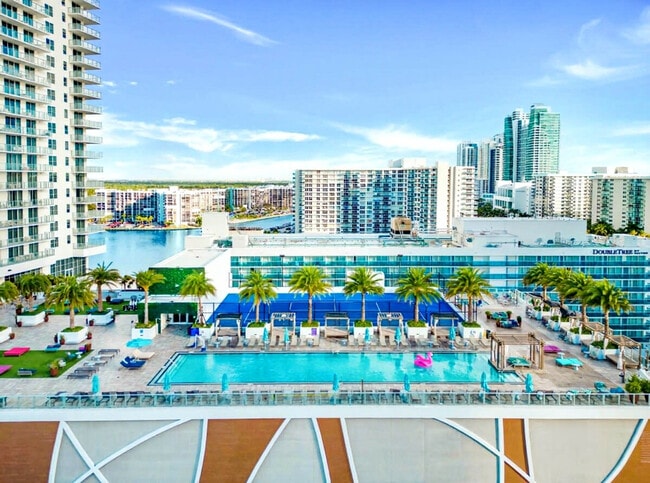 Building Photo - 4010 S Ocean Dr