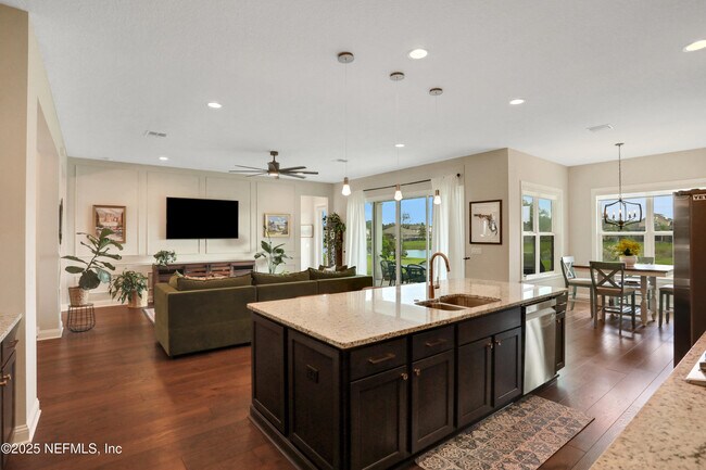 Building Photo - 520 Back Creek Dr