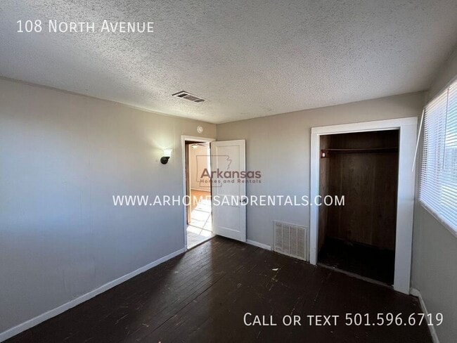 Building Photo - 108 North Ave