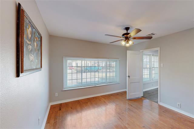 Building Photo - 2702 Tolosa Dr