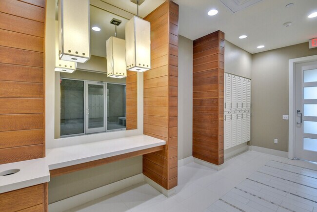 Building Photo - 241 Riverside Dr