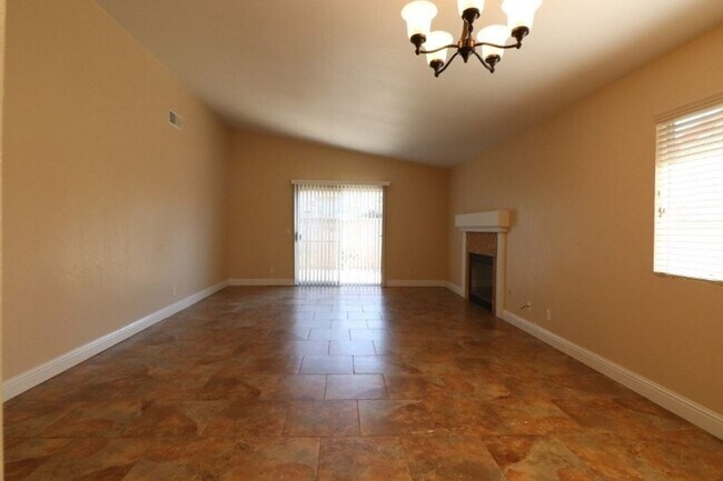 Building Photo - Great Three Bedroom Home