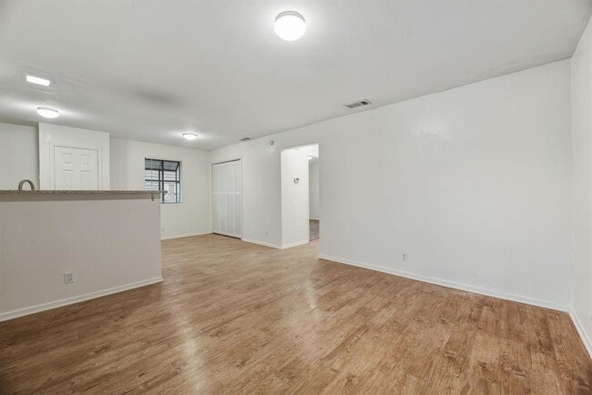 Building Photo - 2303 Rachael Ct