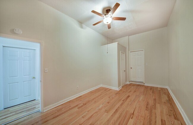 Building Photo - 602 W 36th St