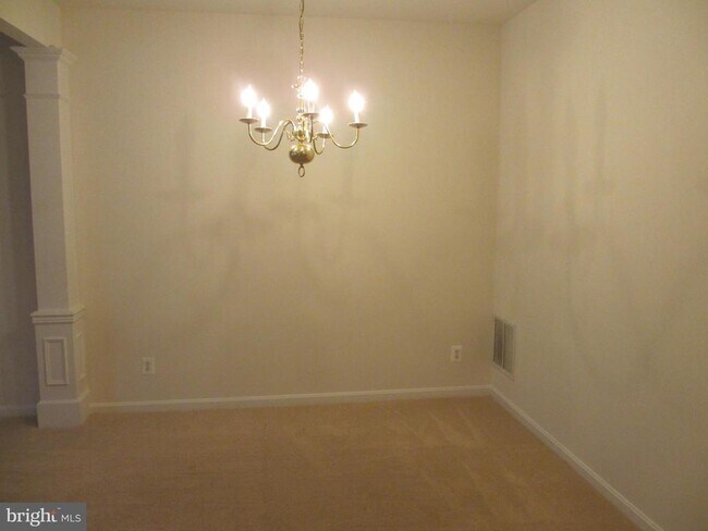 Building Photo - 43811 Tattinger Terrace