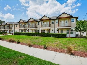 Building Photo - 2233 E Kaley Ave