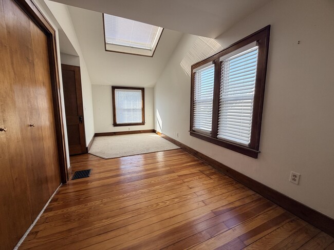 Building Photo - 45 Wallinwood Ave NE