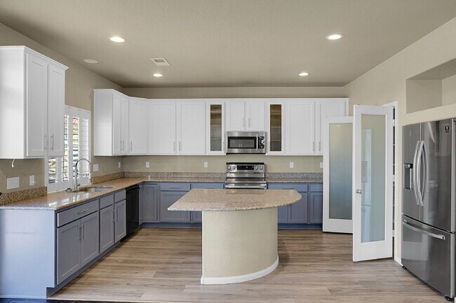 Building Photo - $2,700 - 4 Bed, 3.5 Bath Home in CO Spring...