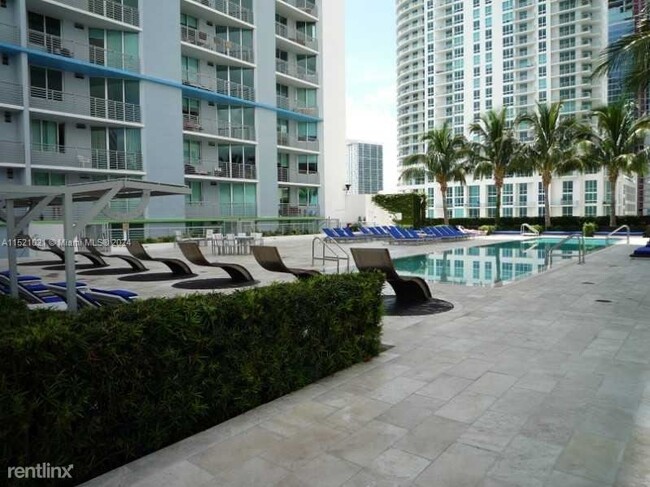 Building Photo - 2 br, 2 bath Condo - 335 S Biscayne Blvd A...