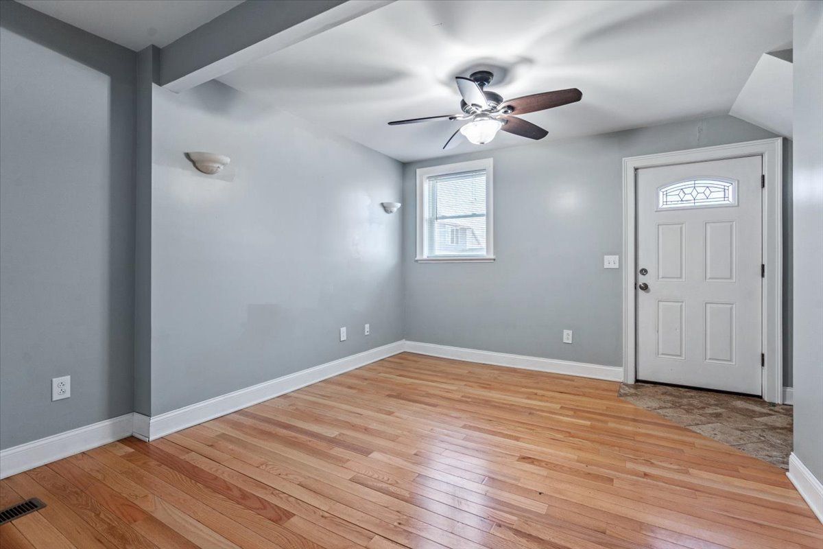 Building Photo - 53 Beekman St