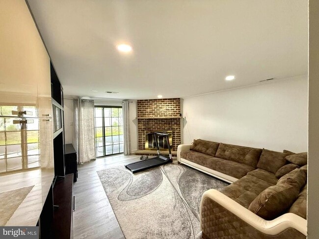 Building Photo - 13042 Trina Dr