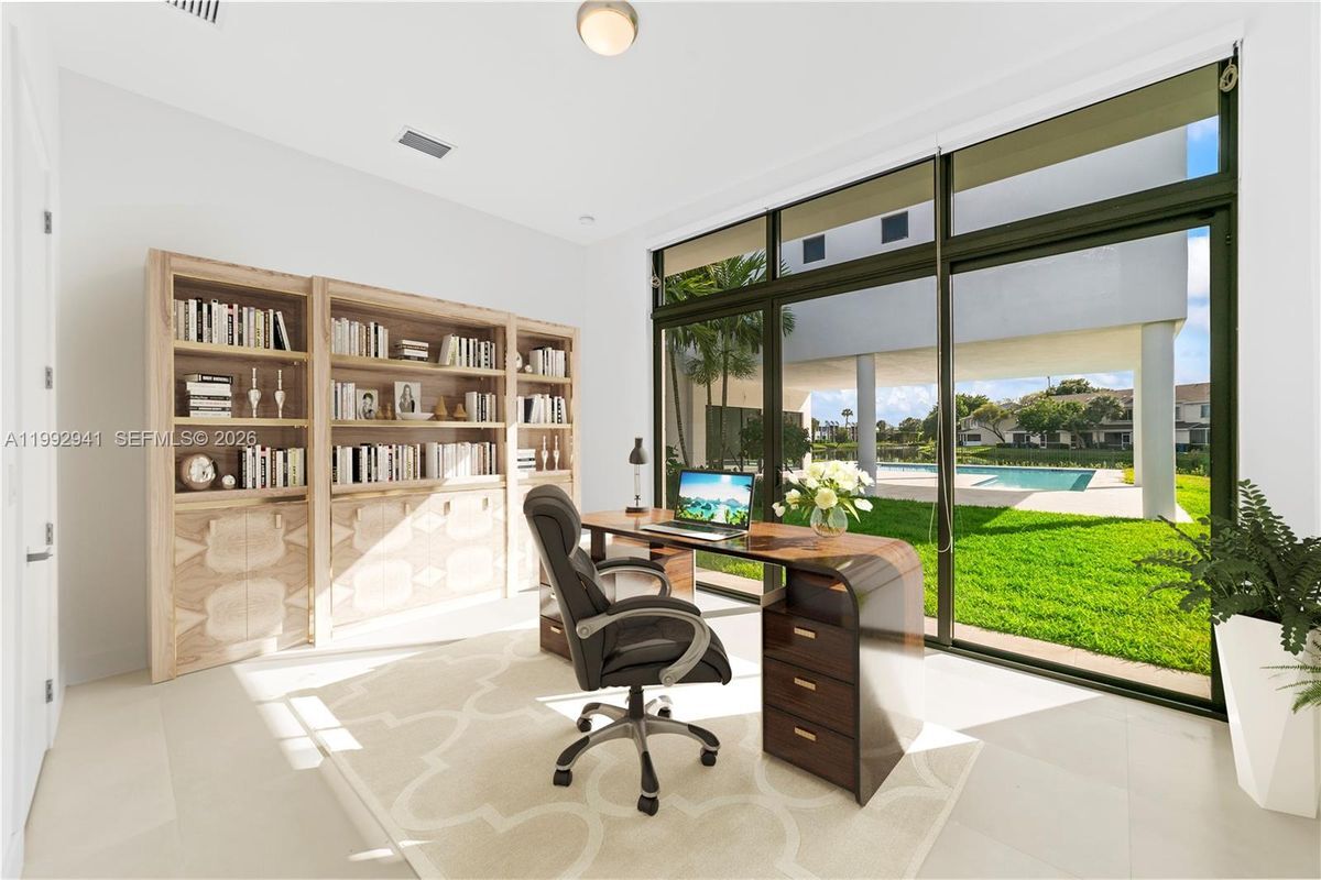 Building Photo - 16680 Botaniko Dr N