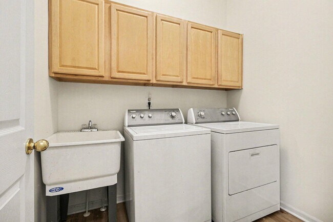 Building Photo - 1411 N Bay Dr
