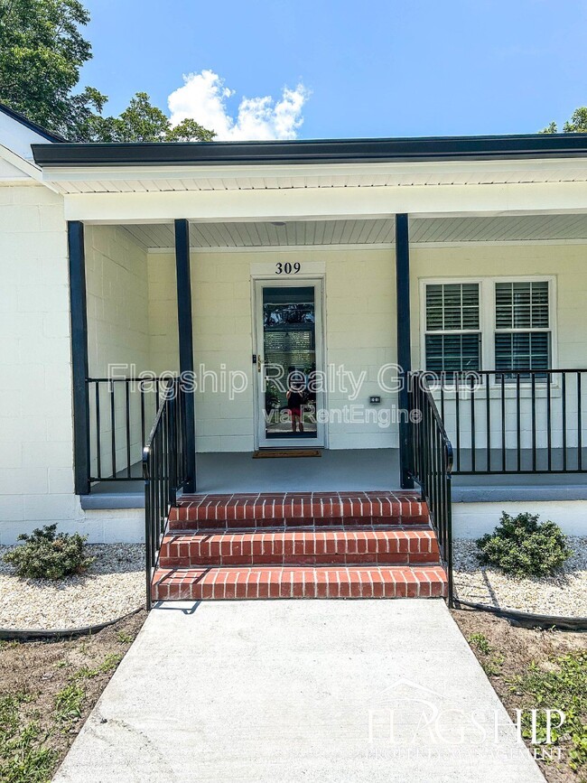 Building Photo - 309 S Pender St