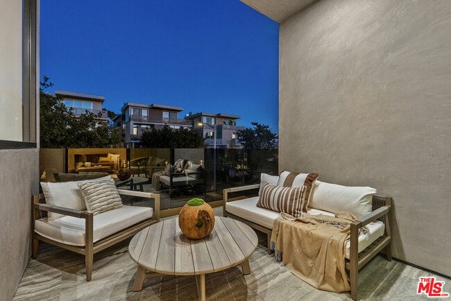 Building Photo - 1021 N Ogden Dr