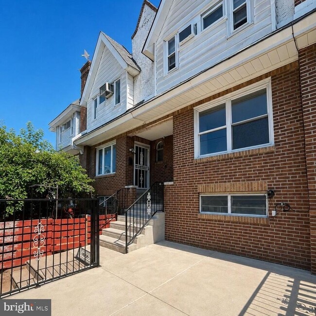 Building Photo - 1419 Lardner St