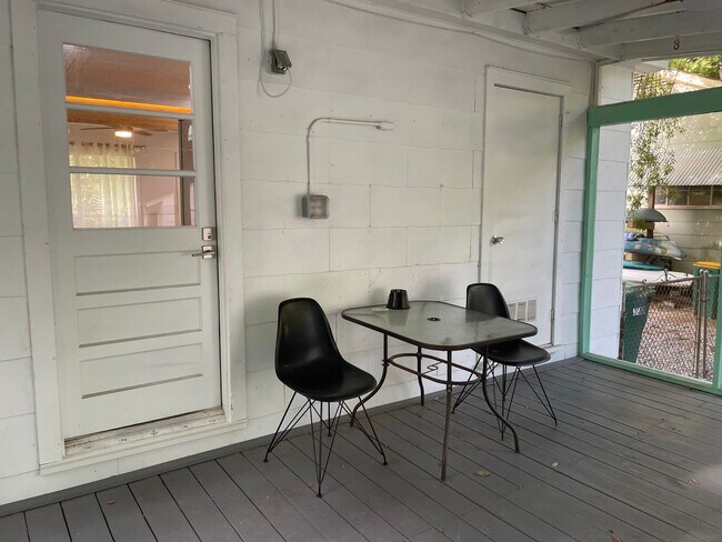 Building Photo - 2/1 Beach Bungalow in Biloxi