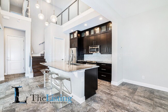 Building Photo - 8555 Pinter St