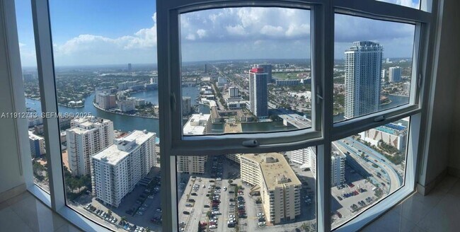 Building Photo - 1830 S Ocean Dr