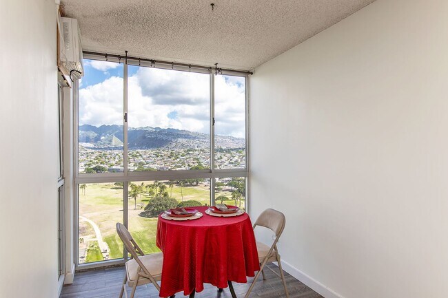 Building Photo - 2611 Ala Wai Blvd