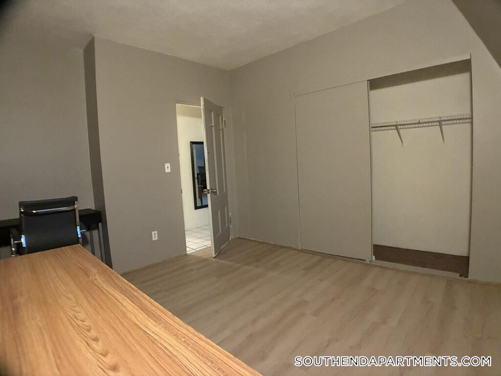 Building Photo - 23 Worcester Square