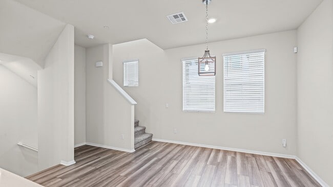 Building Photo - 40509 Melrose Dr