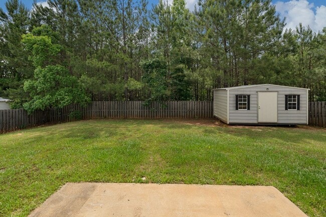 Building Photo - 4 Bedrooms, 2.5 Baths almost 2600 sf Cul-de-sac on over half acre!!!