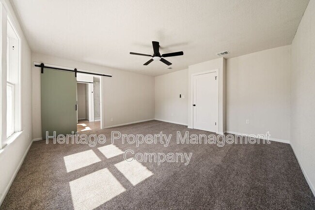 Building Photo - 603 E Evergreen St