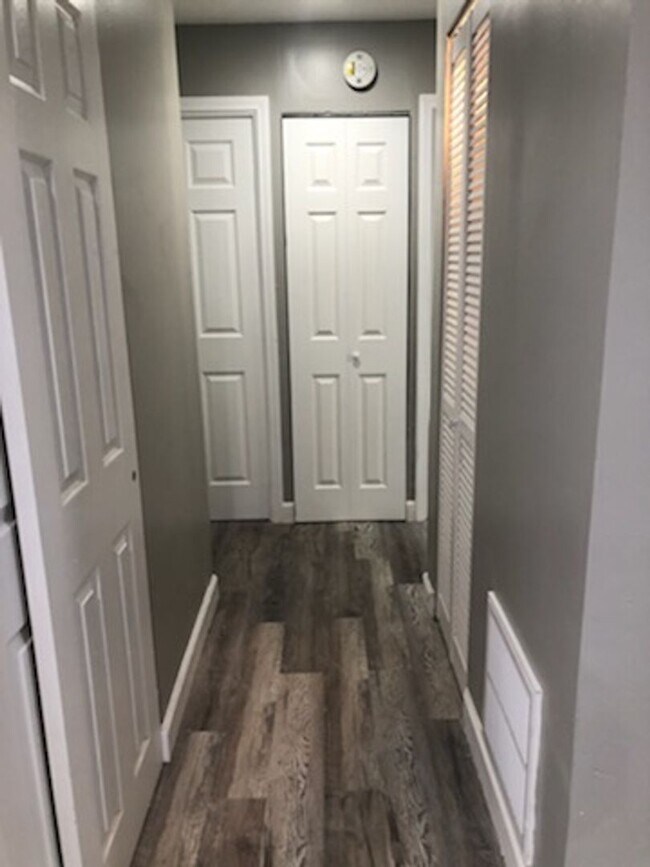 Building Photo - 3-Bedroom Single-Family Home – Ready for You!