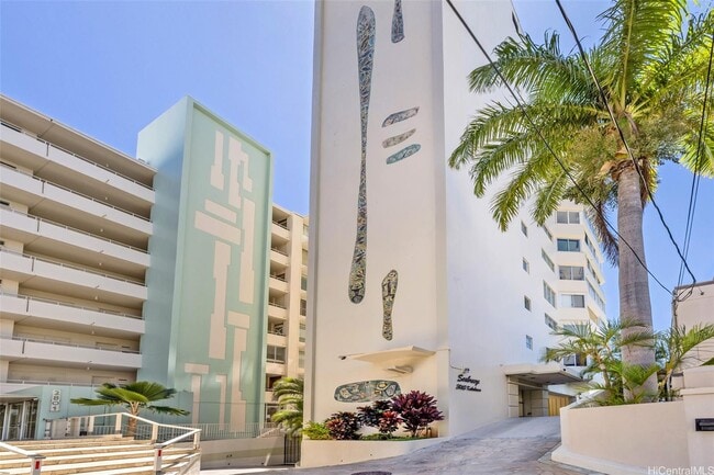 Building Photo - 3065 Kalakaua Ave