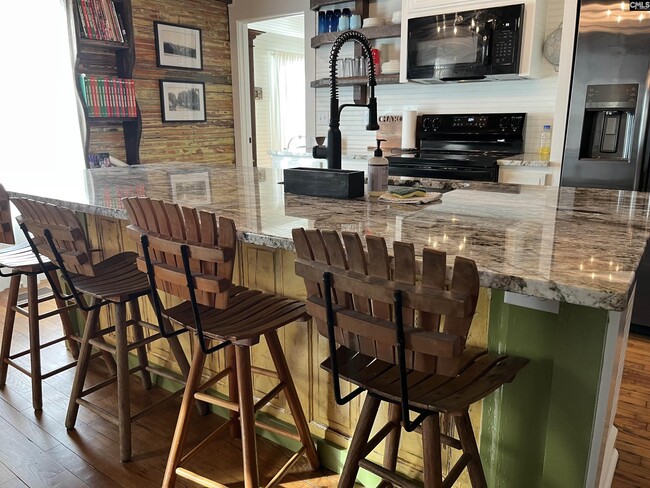 Building Photo - 214 Augusta St