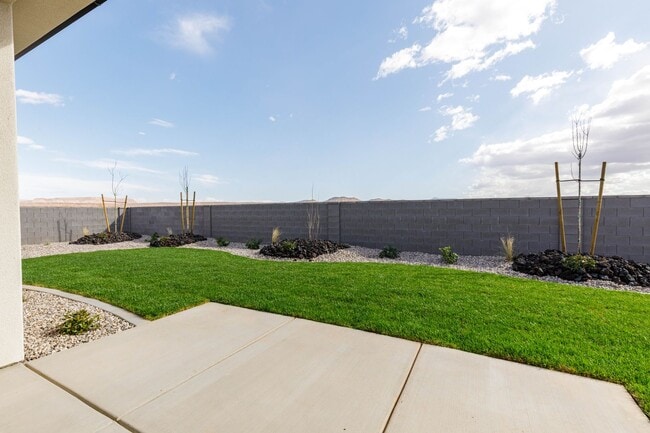 Building Photo - Brand new 2 Story with 4 beds and 2.5 baths plus Office