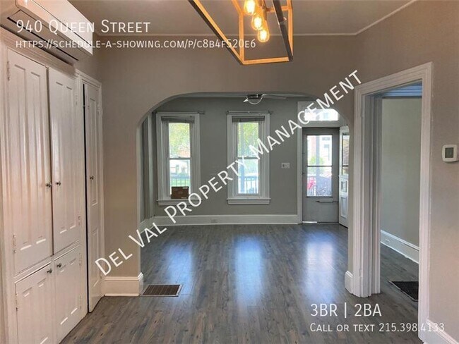 Building Photo - 940 Queen St