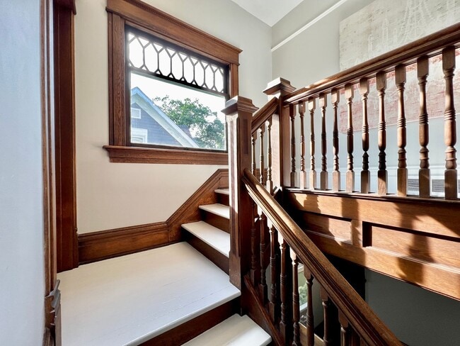 Building Photo - Victorian Gem in the Heart of Downtown – F...
