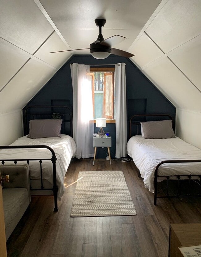 Building Photo - Lovely 3BD cabin style furnished home avail. for a Seasonal lease starting 5/15/26! Call to inqui...