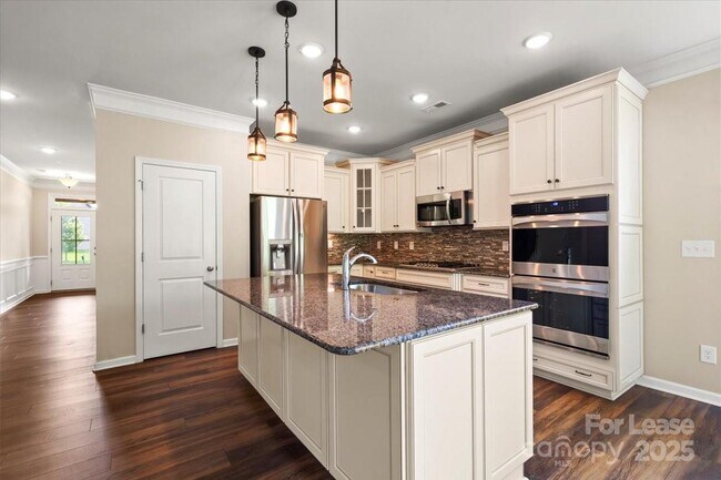 Building Photo - 2433 Chinkapin Ct