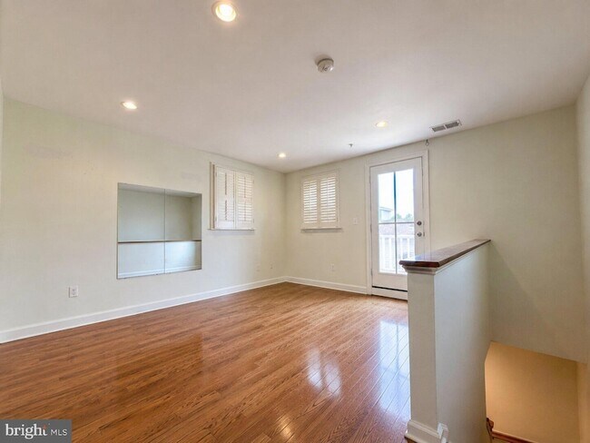 Building Photo - 1824 Potomac Greens Dr