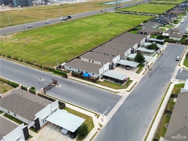 Building Photo - 2013 Stardust Ln