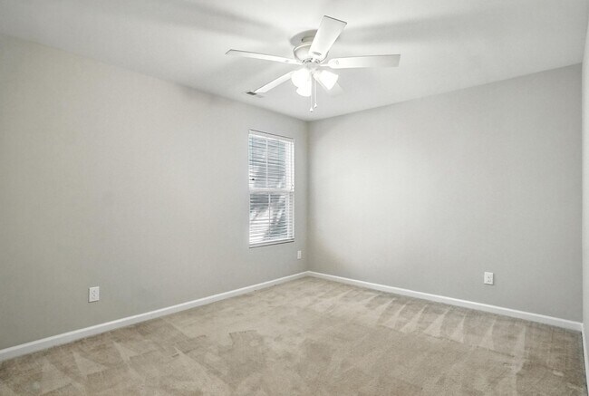 Building Photo - Fully Updated and Move-In Ready with Excep...
