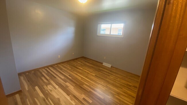 Building Photo - 1125 Sagecrest Dr