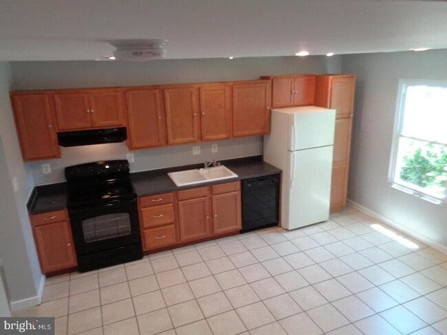 Building Photo - 612 Kittendale Cir