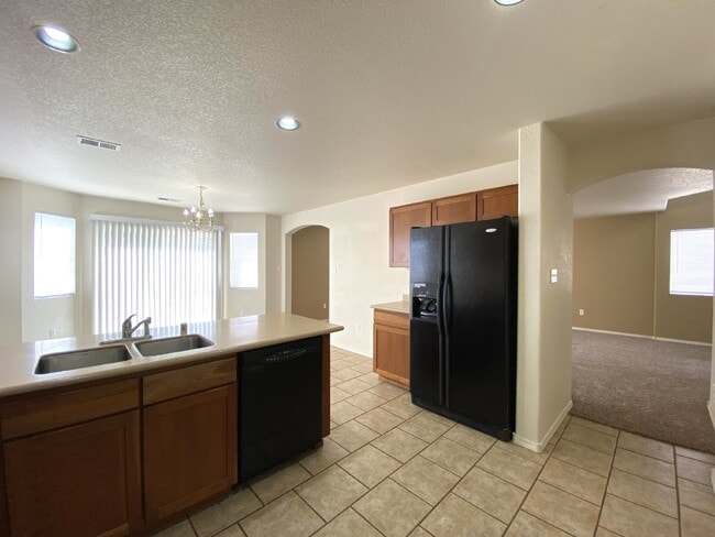 Building Photo - Northern Meadows - 3BR 2 Story - LOFT