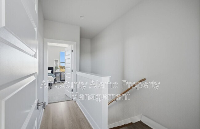 Building Photo - 7930 Kennedy Hill Dr