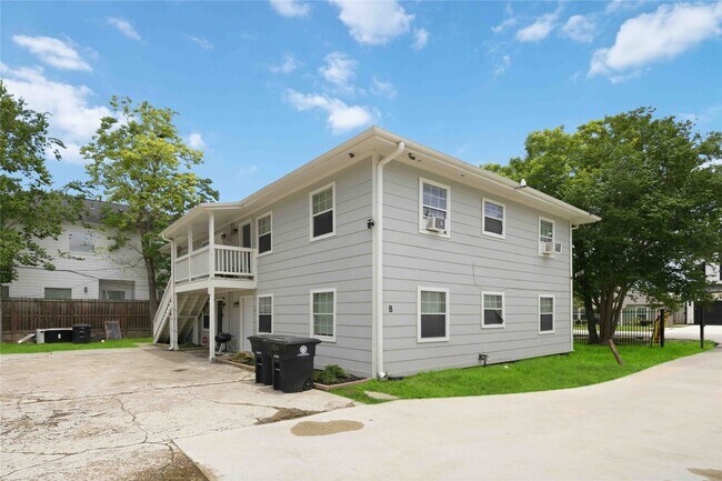 Building Photo - 6734 Burkett St.