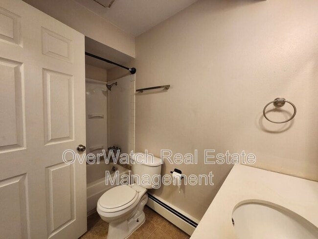 Building Photo - 6329 E 32nd Ave