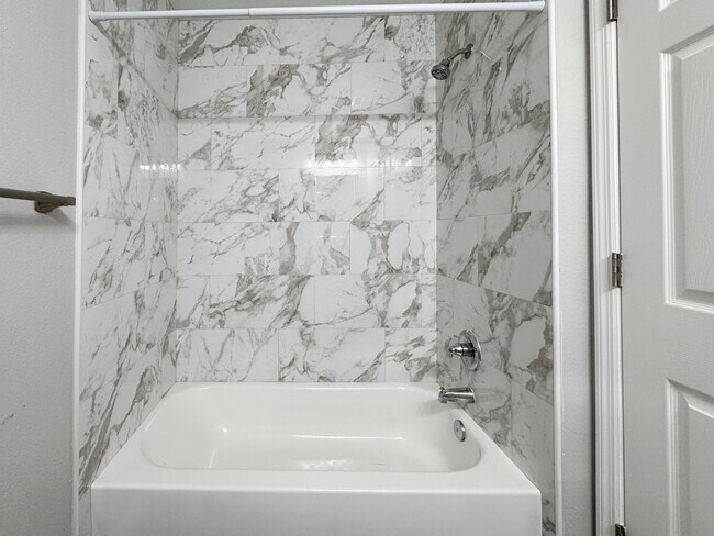 Building Photo - 6827 San Bruno Dr