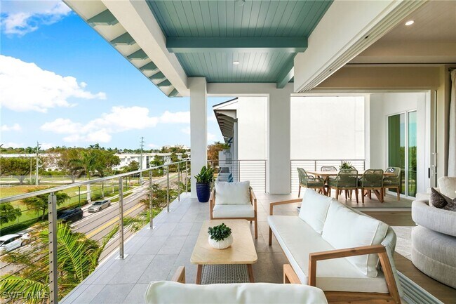 Building Photo - 201 8th St S