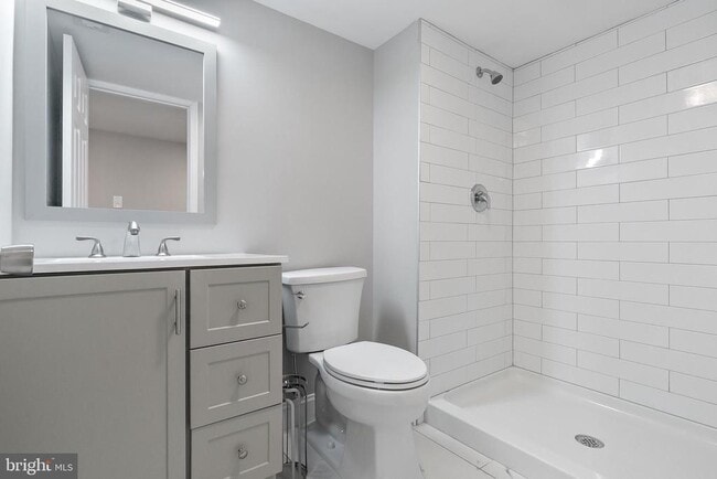 Building Photo - 405 Hamilton Rd