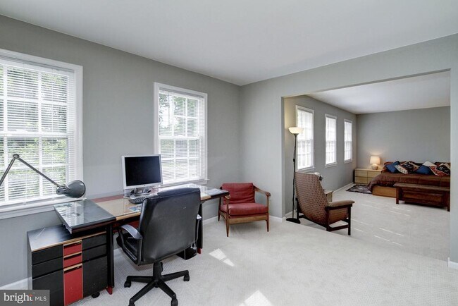 Building Photo - 13 Avalon Ct