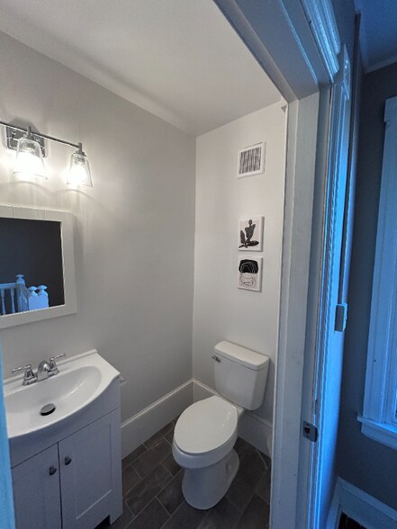 Building Photo - 1603 W 13th St